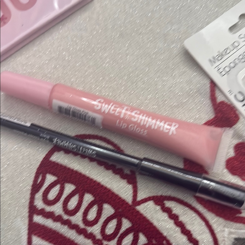 Assorted Makeup and Skincare Collection - Picture 4 of 7